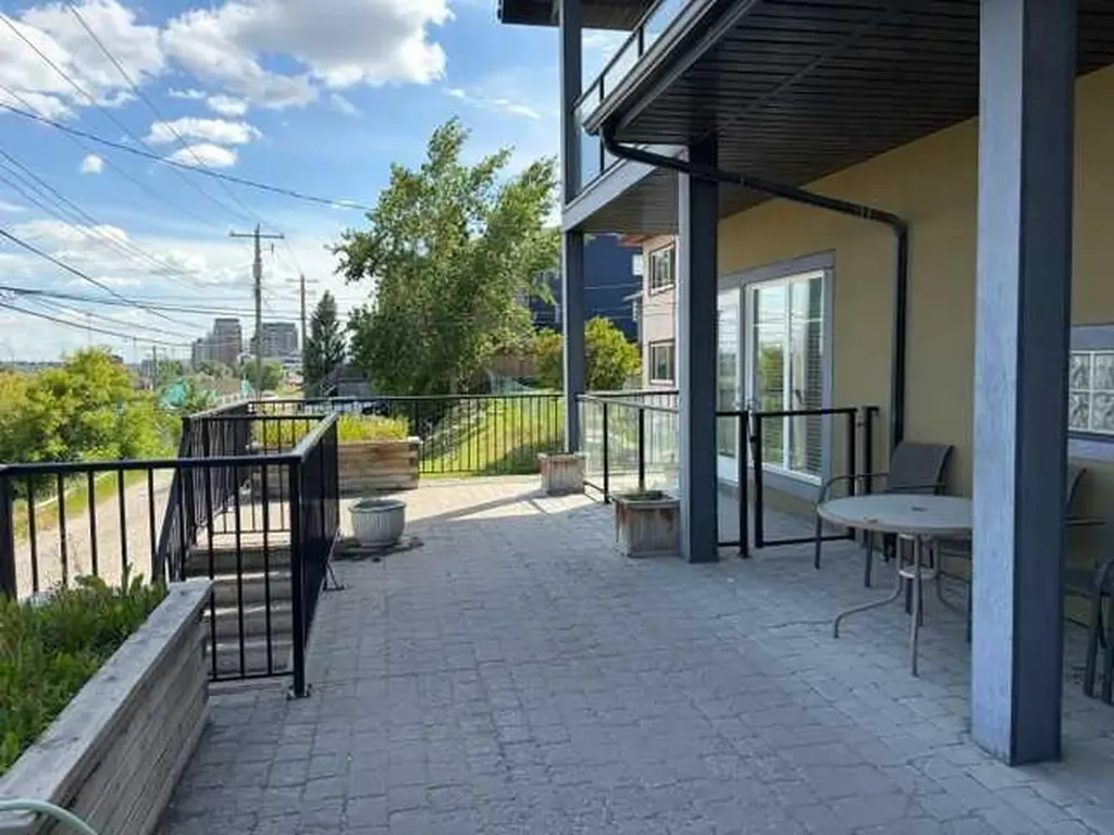 4704 Stanley Road SW Calgary AB T2S 2R2