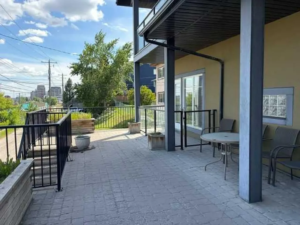 4704 Stanley Road SW Calgary AB T2S 2R2