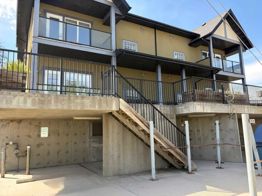 4704 Stanley Road SW Calgary AB T2S 2R2