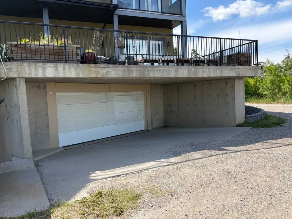 4704 Stanley Road SW Calgary AB T2S 2R2