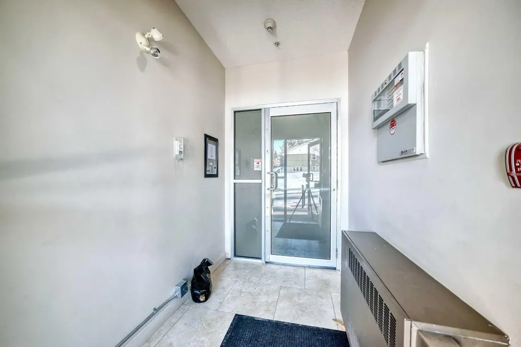 4704 Stanley Road SW Calgary AB T2S 2R2