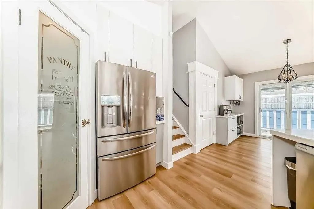 45 Hidden Hills Way NW Calgary AB T3A 5T1