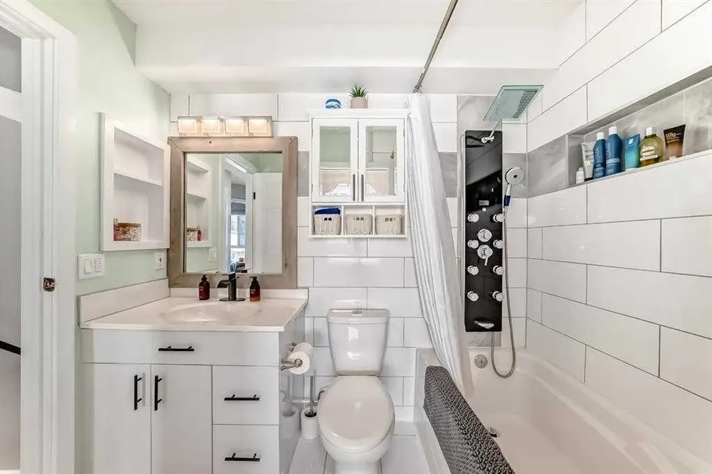 45 Hidden Hills Way NW Calgary AB T3A 5T1