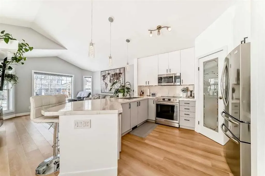 45 Hidden Hills Way NW Calgary AB T3A 5T1