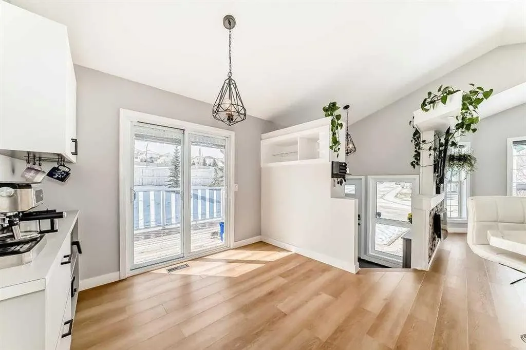 45 Hidden Hills Way NW Calgary AB T3A 5T1