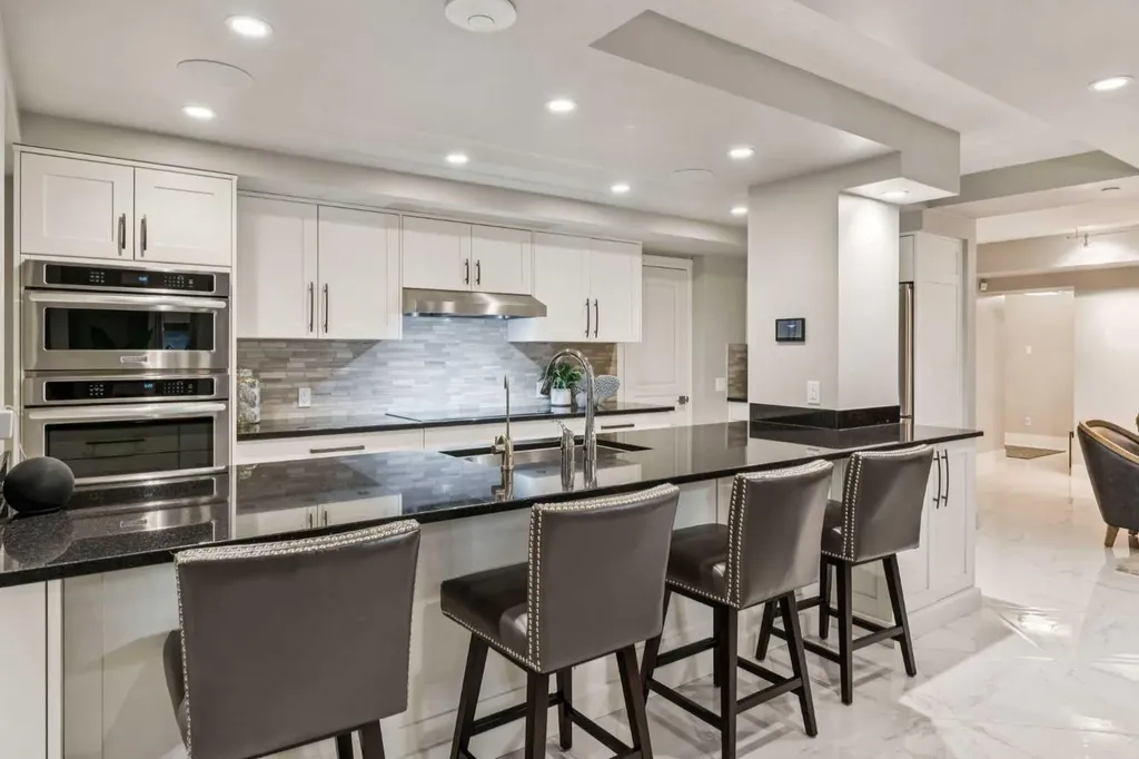 400 Eau Claire Avenue SW Calgary AB T2P 4X2