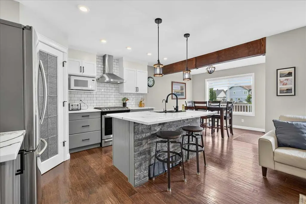 14 Thomas Street NW Langdon AB T0J 1X2