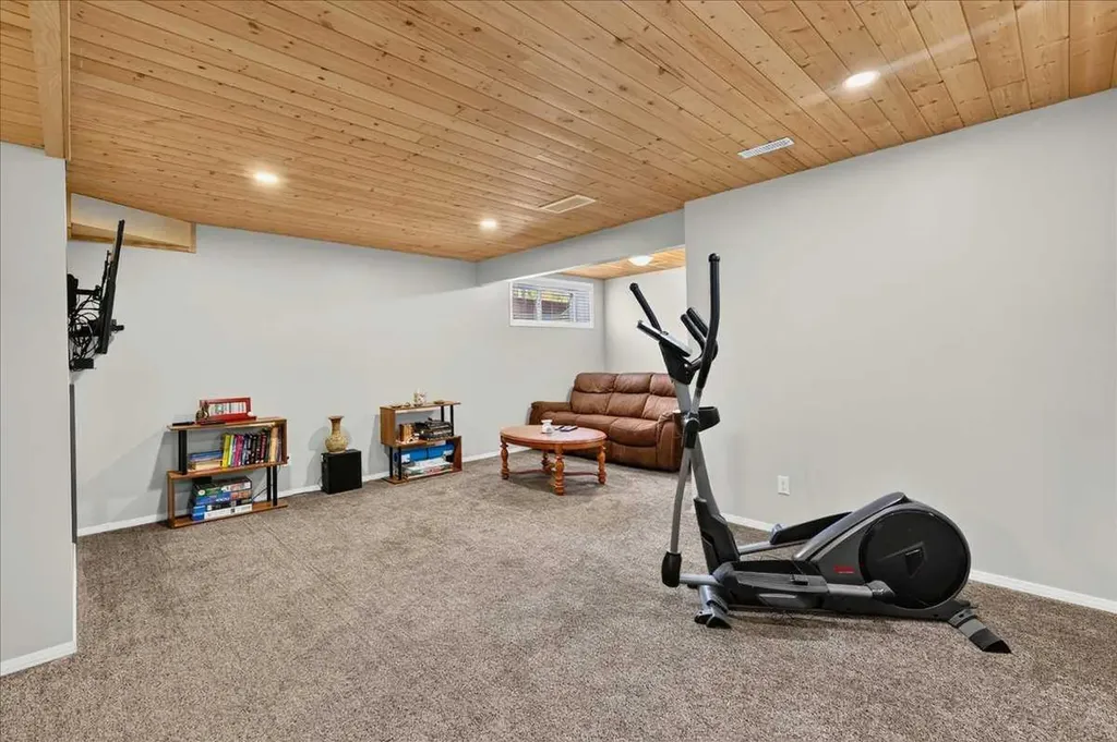 14 Thomas Street NW Langdon AB T0J 1X2