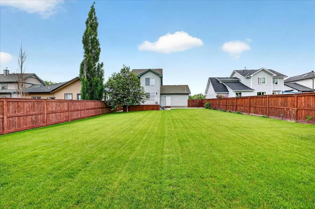 14 Thomas Street NW Langdon AB T0J 1X2