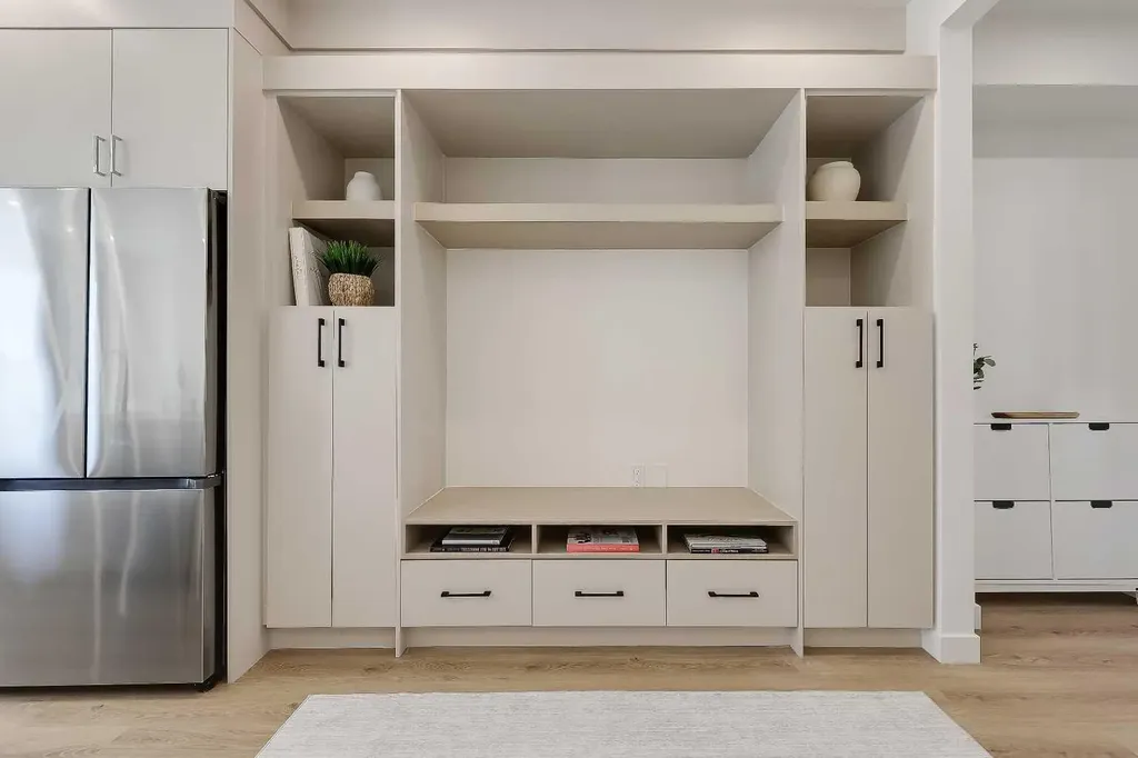 828 8 Avenue NE Calgary AB T2E 9E2