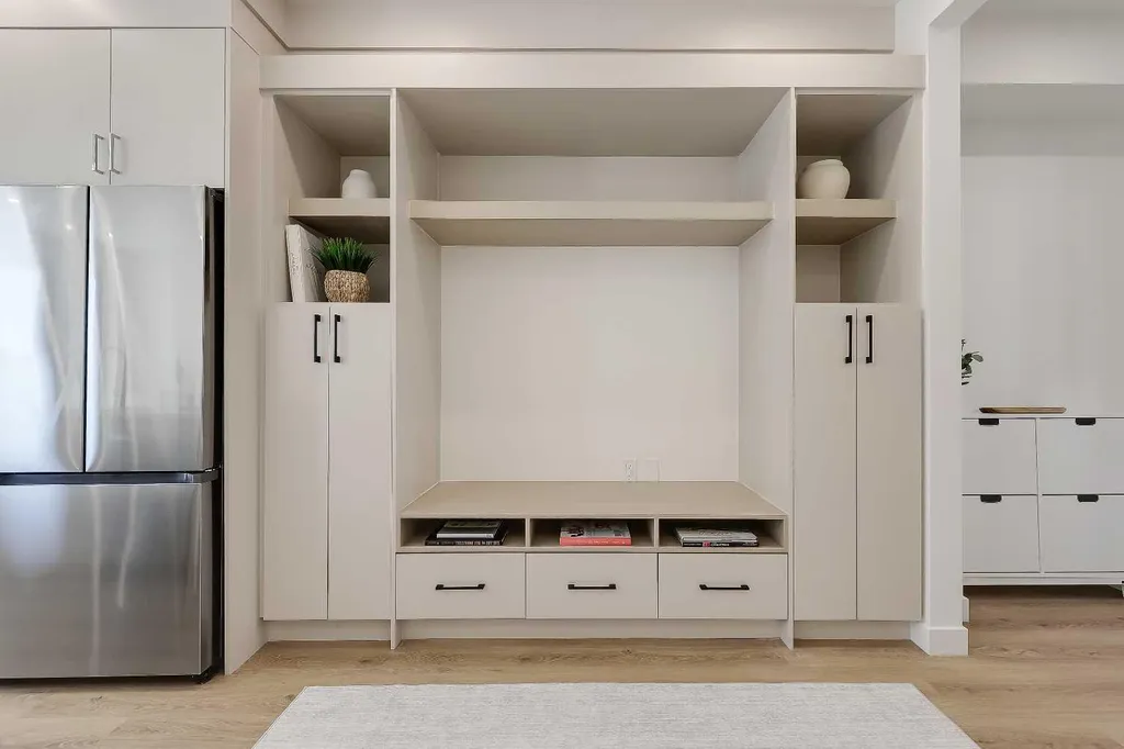 828 8 Avenue NE Calgary AB T2E 9E2