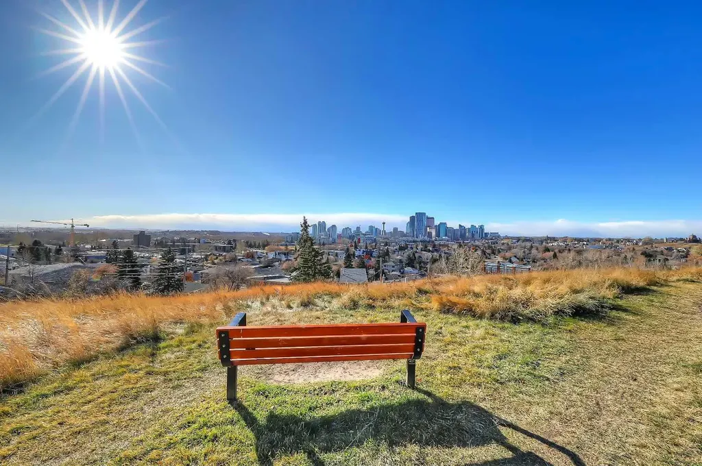 828 8 Avenue NE Calgary AB T2E 9E2