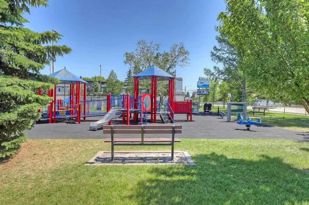 828 8 Avenue NE Calgary AB T2E 9E2