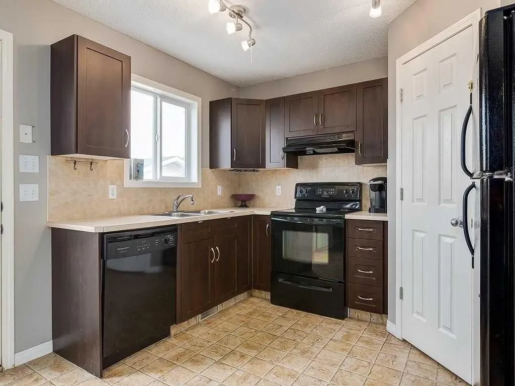 50 Bridlecrest Gardens SW Calgary AB T2Y 4Y4