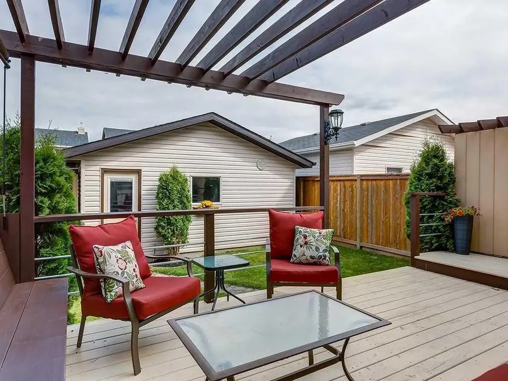 50 Bridlecrest Gardens SW Calgary AB T2Y 4Y4