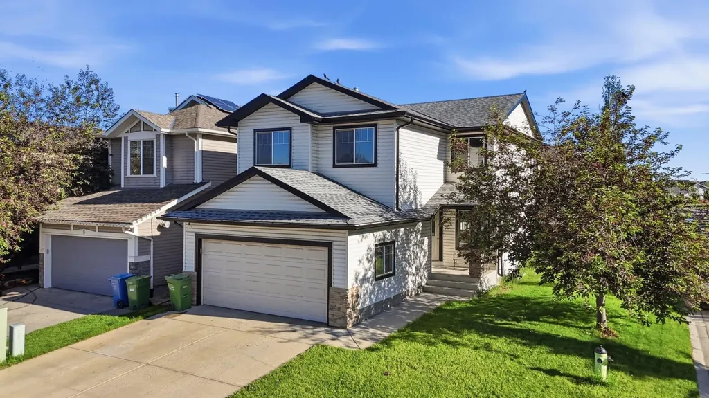 4 Everglen Grove SW Calgary AB T2Y4z3