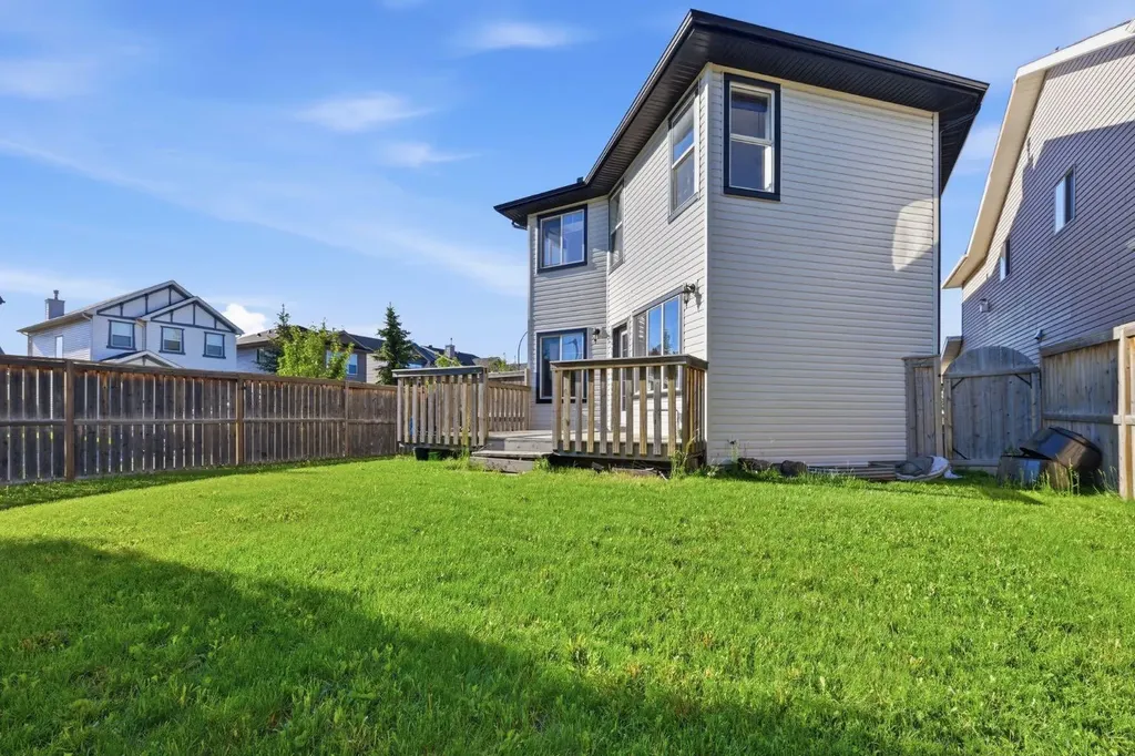 4 Everglen Grove SW Calgary AB T2Y4z3