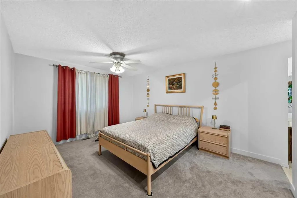 656 Ranchridge Court NW Calgary AB T3G 1W9