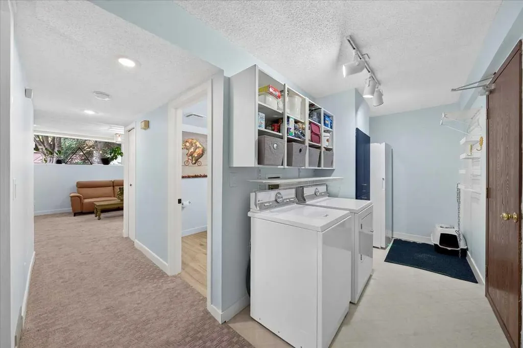 656 Ranchridge Court NW Calgary AB T3G 1W9