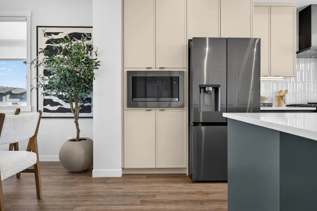 30 Creekside Villas SW Calgary AB T1T1Z1