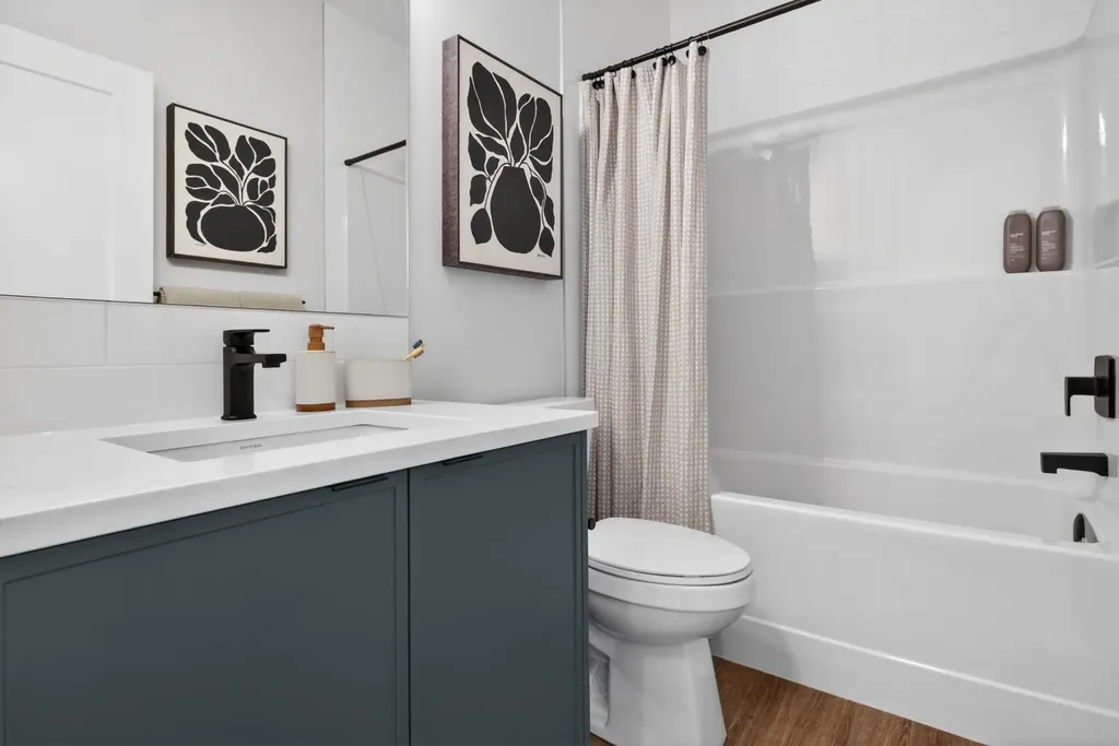 30 Creekside Villas SW Calgary AB T1T1Z1