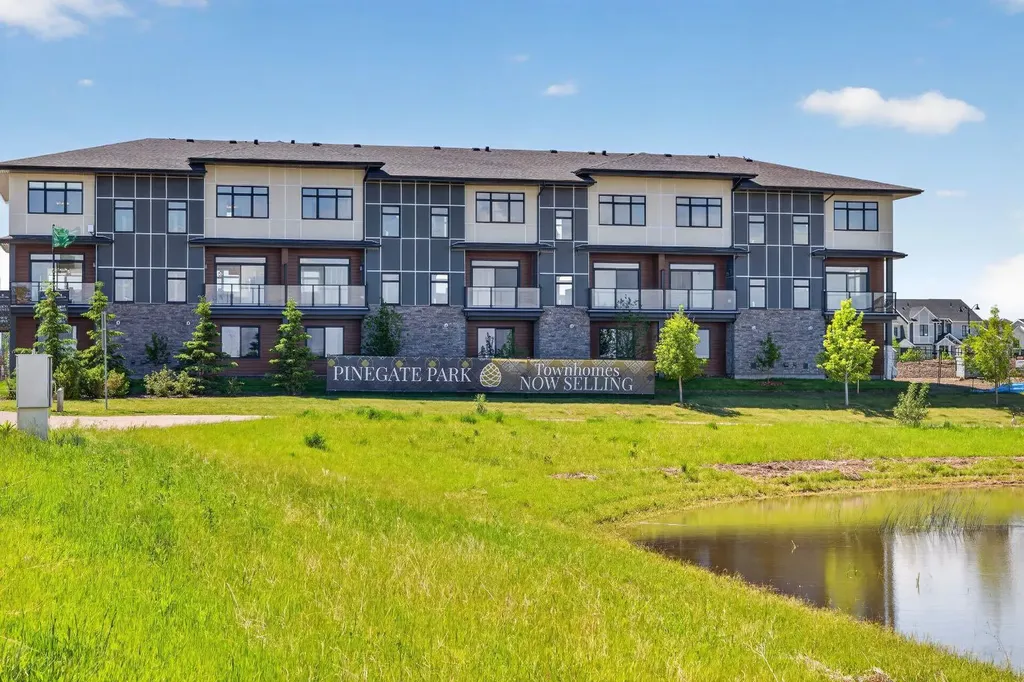 30 Creekside Villas SW Calgary AB T1T1Z1