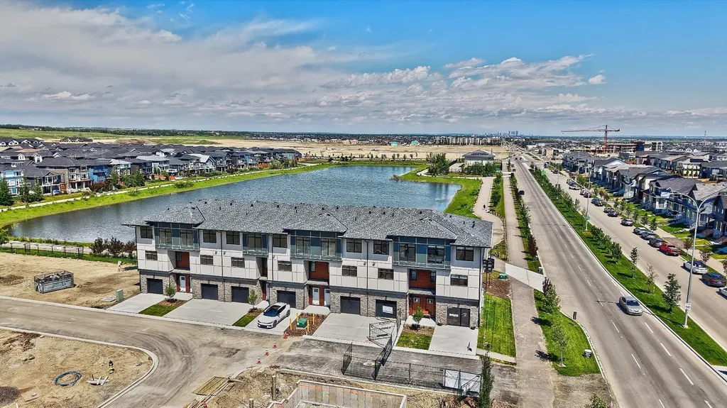 30 Creekside Villas SW Calgary AB T1T1Z1