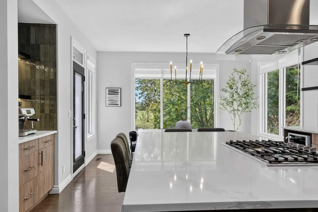 29 Meadow Pointe Drive Heritage Pointe AB T1S 3M8
