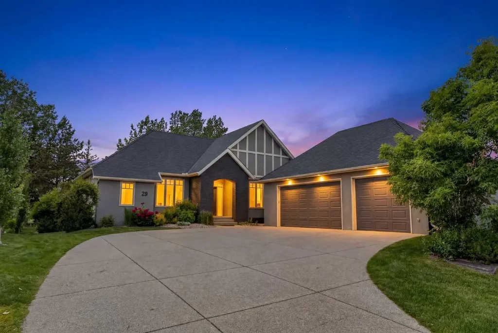 29 Meadow Pointe Drive Heritage Pointe AB T1S 3M8