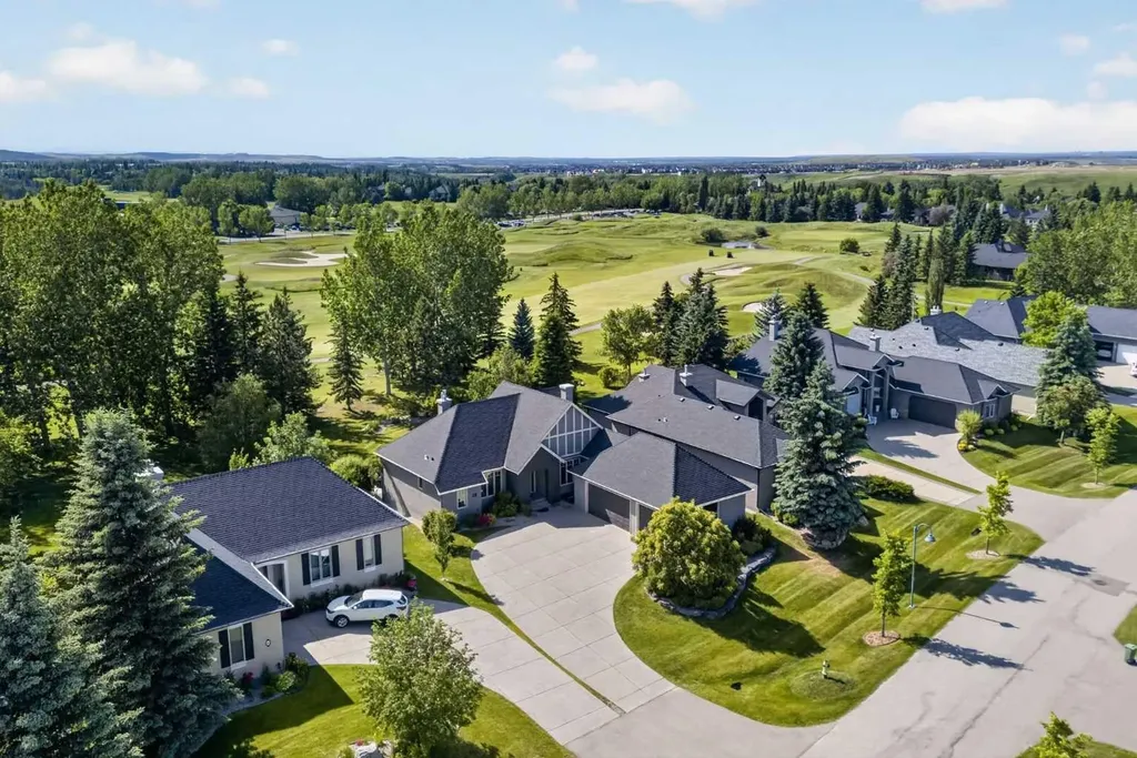 29 Meadow Pointe Drive Heritage Pointe AB T1S 3M8