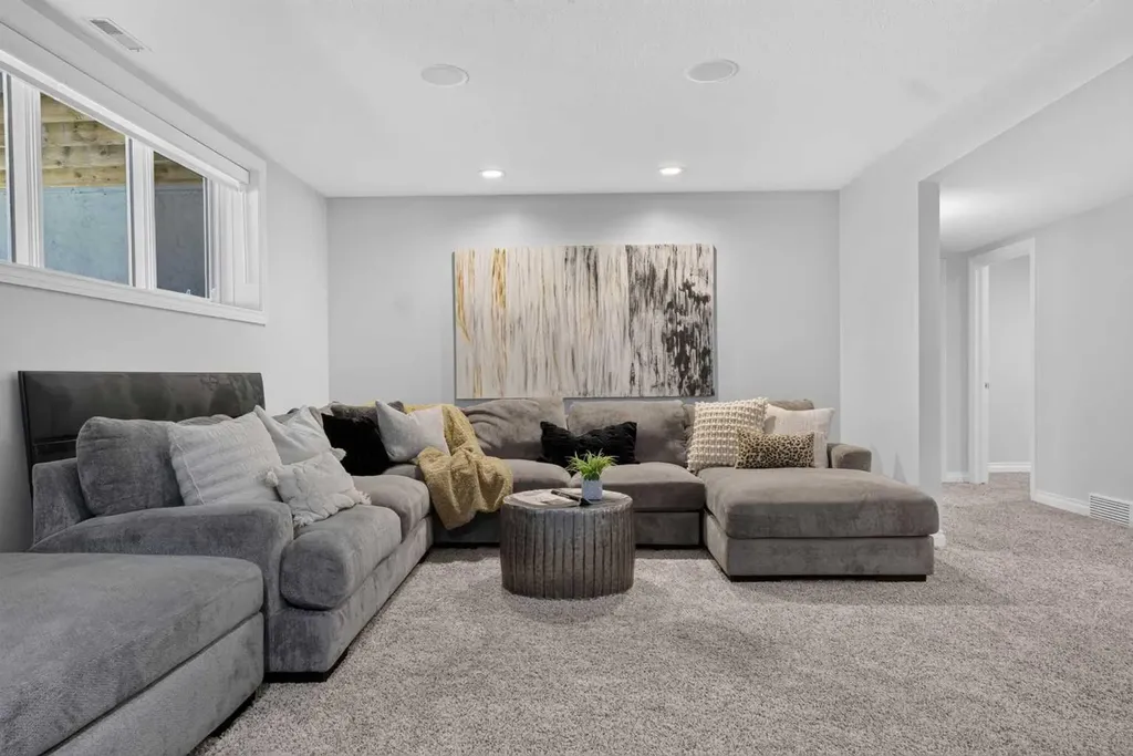 29 Meadow Pointe Drive Heritage Pointe AB T1S 3M8