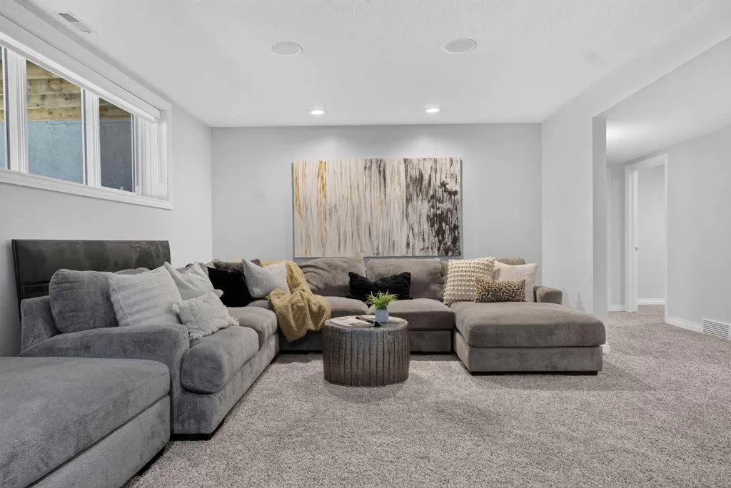 29 Meadow Pointe Drive Heritage Pointe AB T1S 3M8
