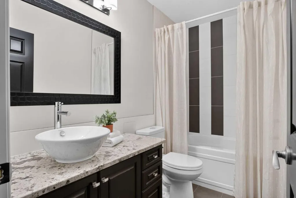 29 Meadow Pointe Drive Heritage Pointe AB T1S 3M8