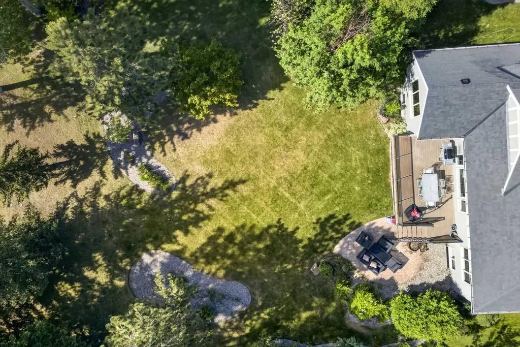 29 Meadow Pointe Drive Heritage Pointe AB T1S 3M8