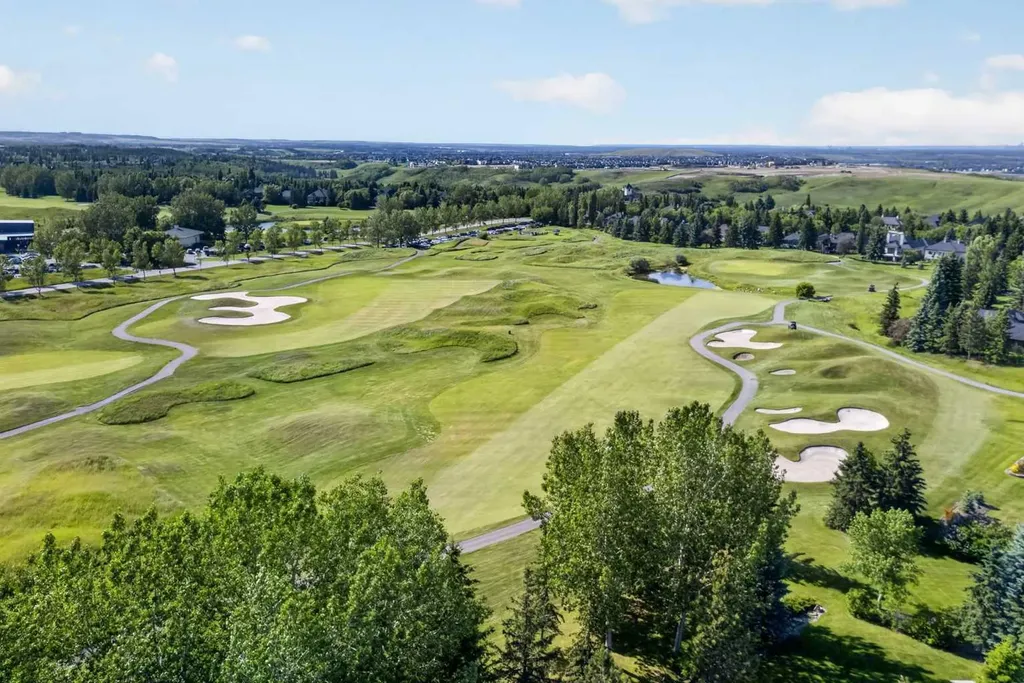 29 Meadow Pointe Drive Heritage Pointe AB T1S 3M8