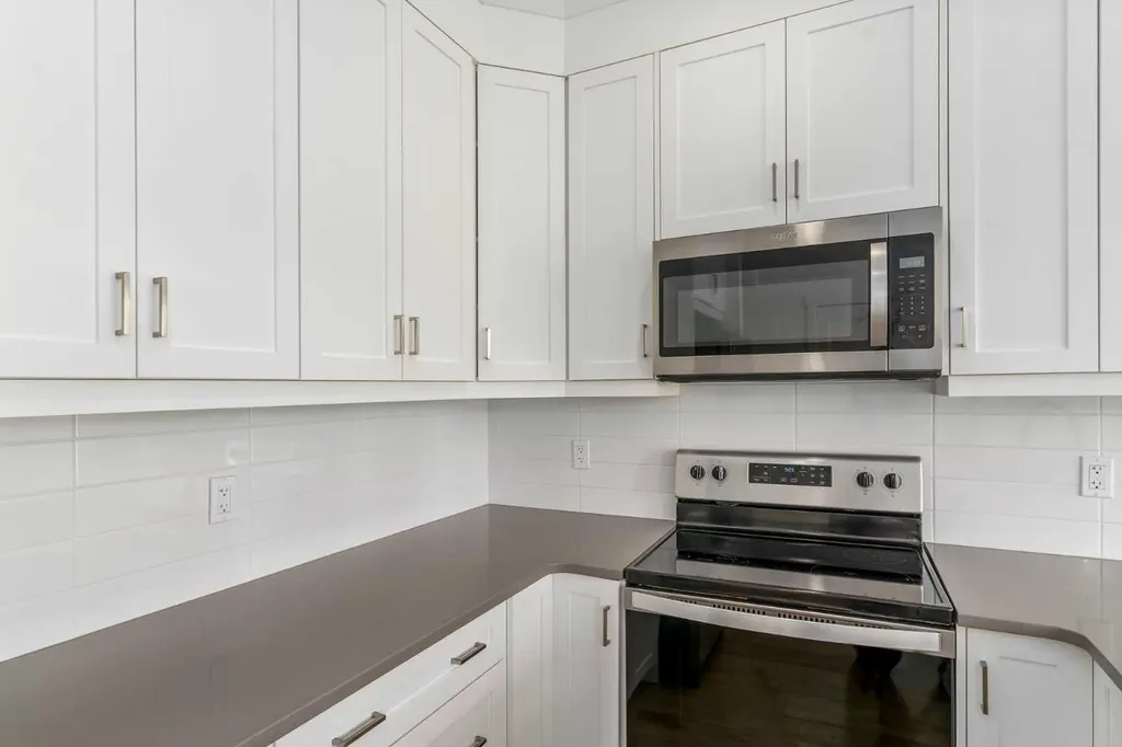 135 Legacy Glen Parade SE Calgary AB T2X 4T3