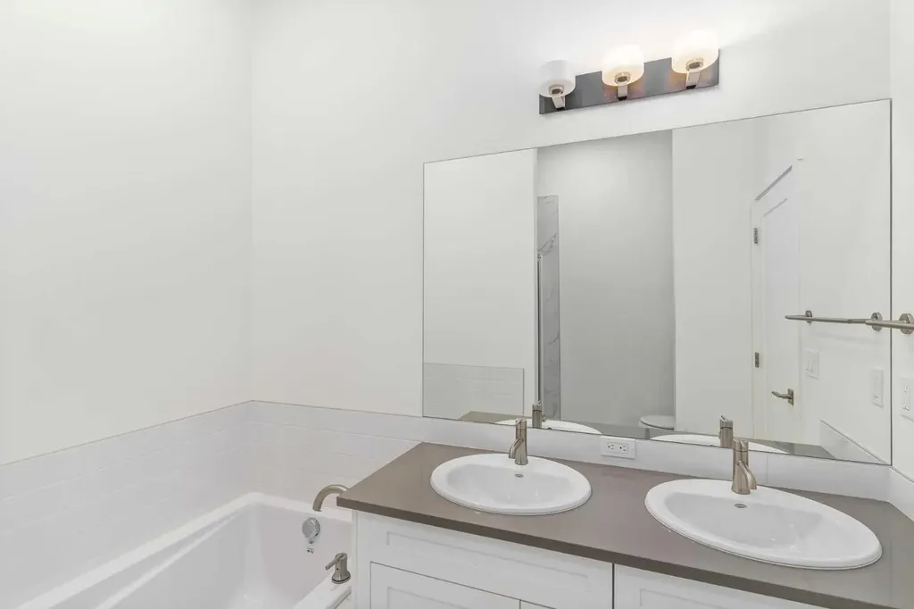 135 Legacy Glen Parade SE Calgary AB T2X 4T3