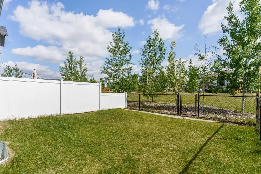 135 Legacy Glen Parade SE Calgary AB T2X 4T3