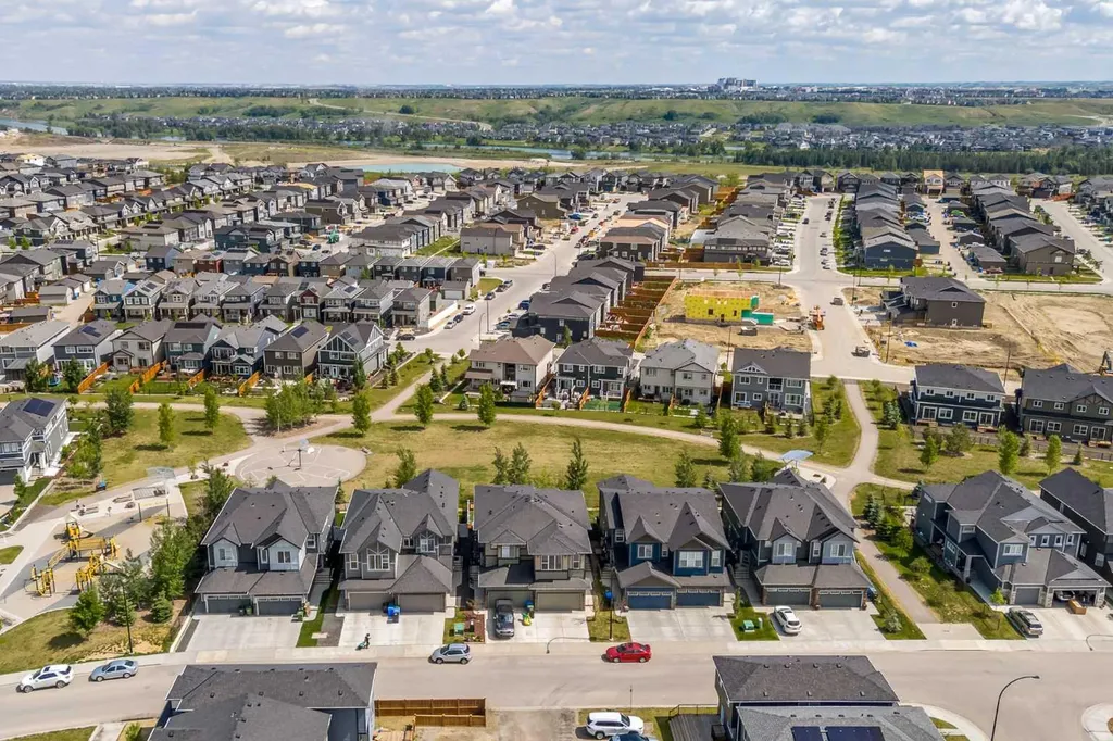 135 Legacy Glen Parade SE Calgary AB T2X 4T3