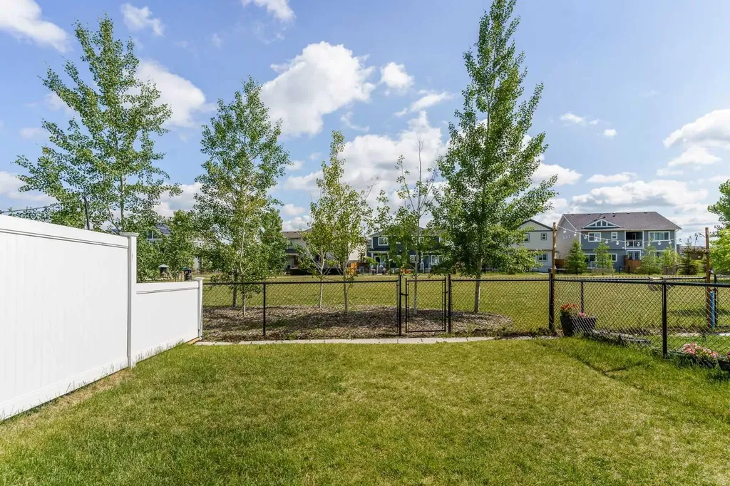 135 Legacy Glen Parade SE Calgary AB T2X 4T3