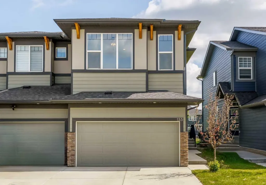 135 Legacy Glen Parade SE Calgary AB T2X 4T3