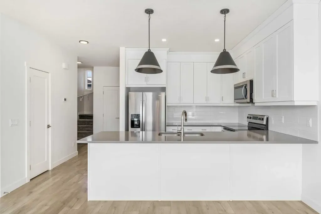 135 Legacy Glen Parade SE Calgary AB T2X 4T3