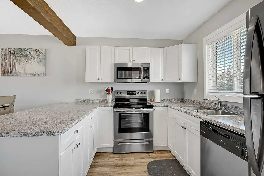 9519D 112 Avenue Clairmont AB T8X5C8