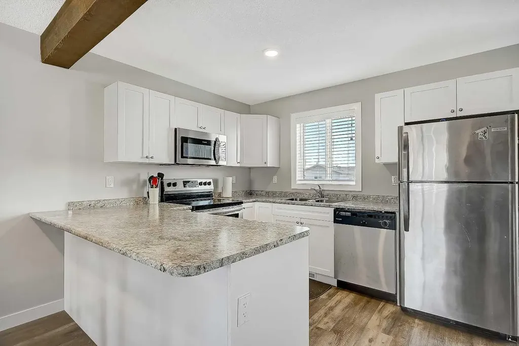 9519D 112 Avenue Clairmont AB T8X5C8