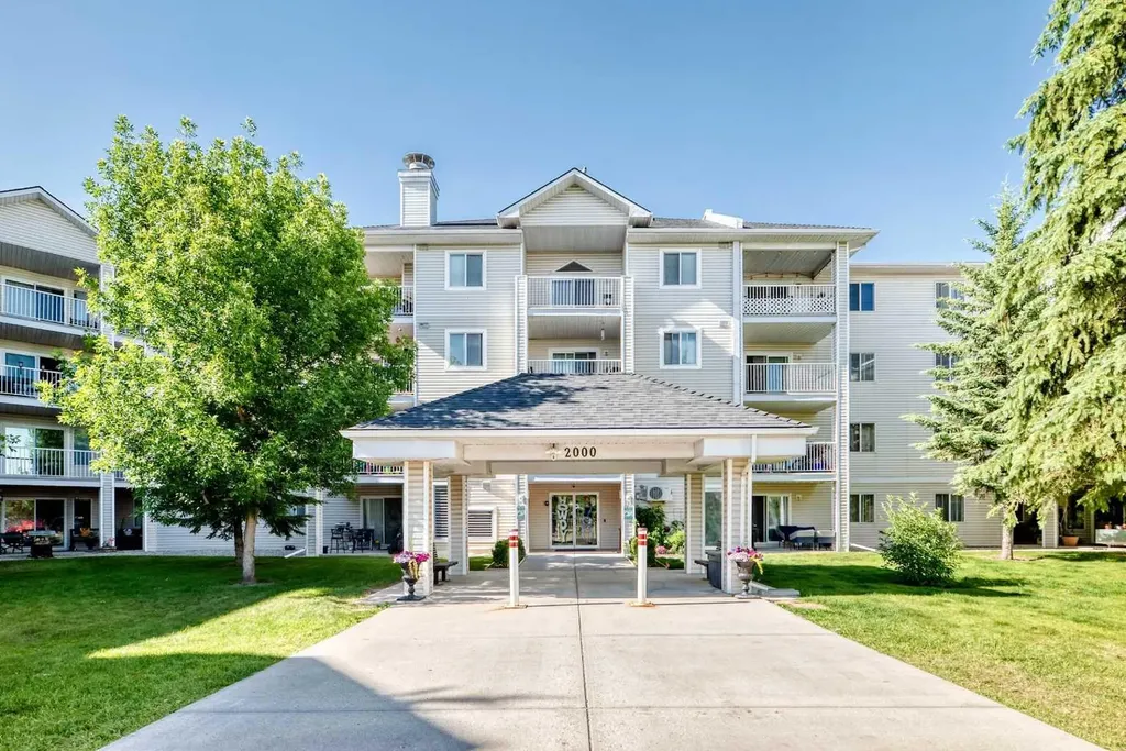 6224 17 Avenue SE Calgary AB T2A 7X8