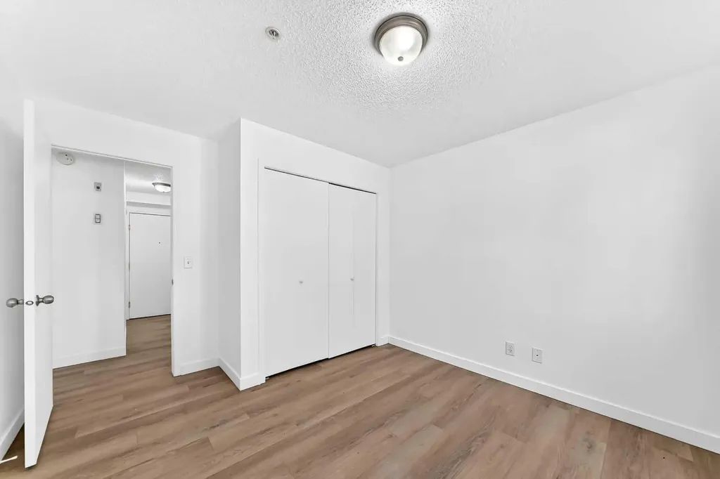 6224 17 Avenue SE Calgary AB T2A 7X8