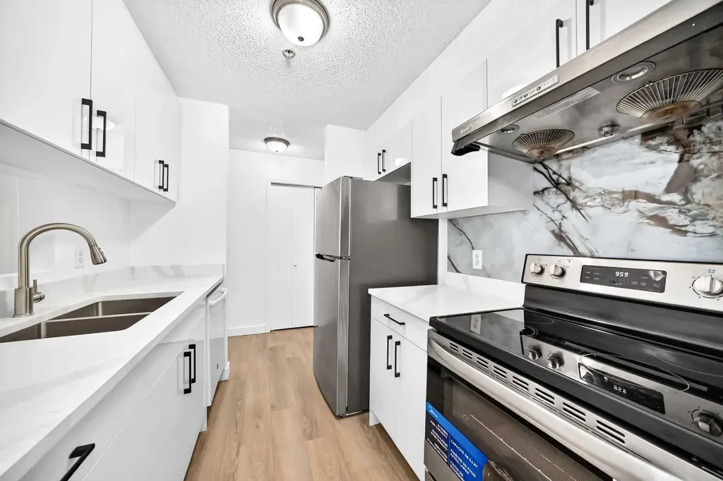 6224 17 Avenue SE Calgary AB T2A 7X8