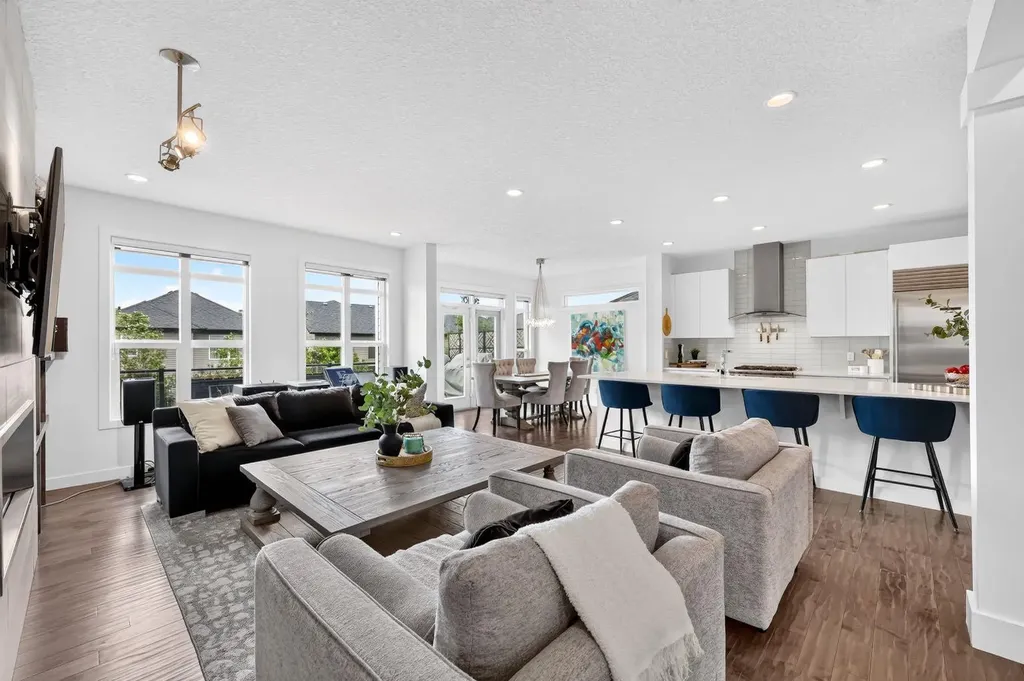 60 Tremblant Terrace SW Calgary AB T3H0B9