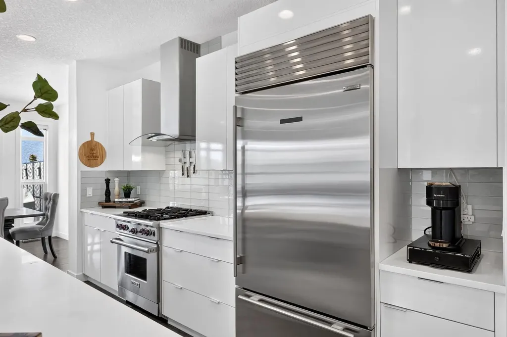 60 Tremblant Terrace SW Calgary AB T3H0B9