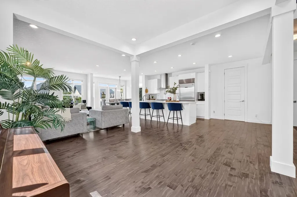 60 Tremblant Terrace SW Calgary AB T3H0B9